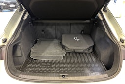 met. hopea Audi Q3 2021 kuva 23.