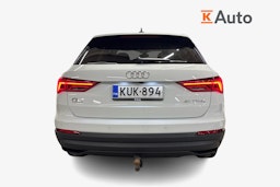 valkoinen Audi Q3 2022 kuva 3.