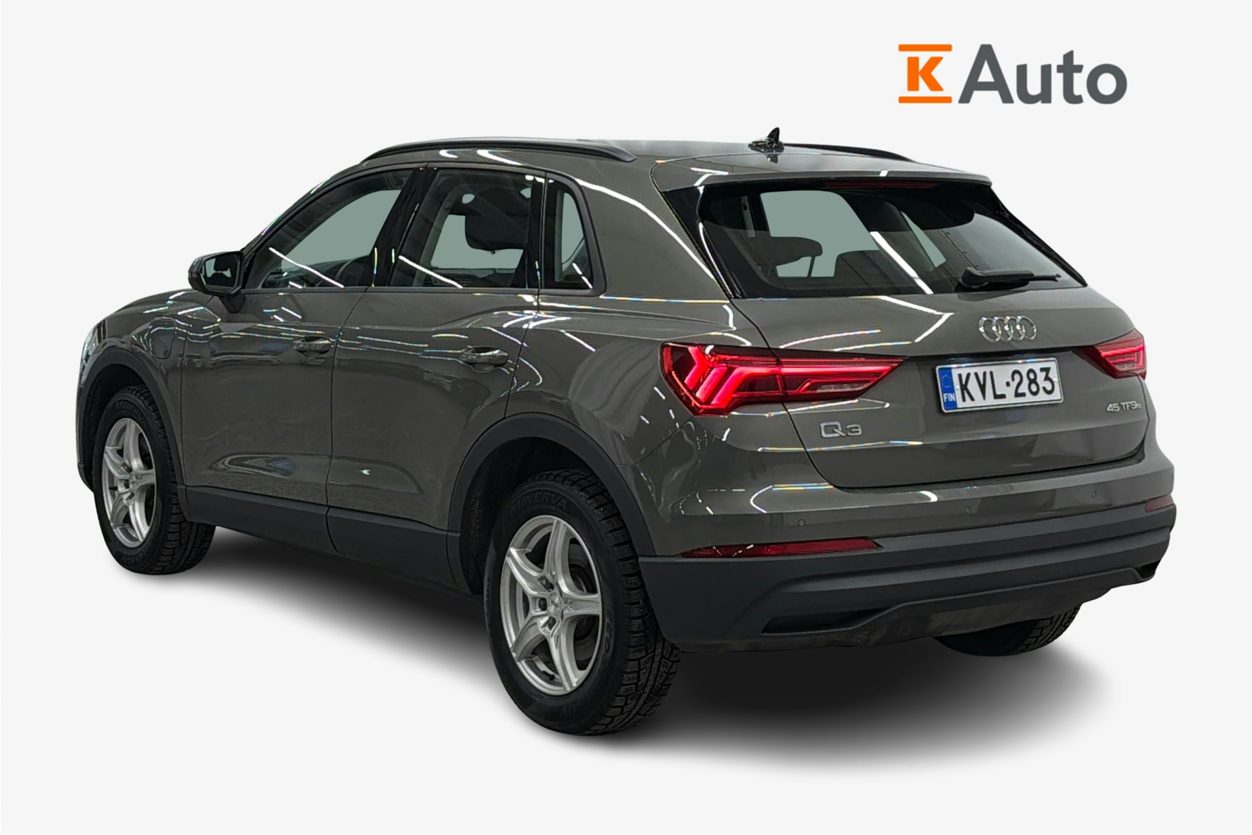 harmaa Audi Q3 2022 kuva 2.