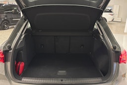 harmaa Audi Q3 2022 kuva 14.