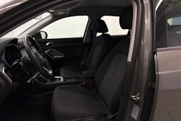 harmaa Audi Q3 2022 kuva 17.