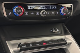 harmaa Audi Q3 2022 kuva 22.