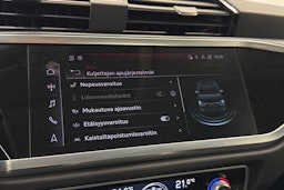 harmaa Audi Q3 2022 kuva 28.