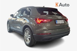 Harmaa Audi Q3 2021 kuva 2.
