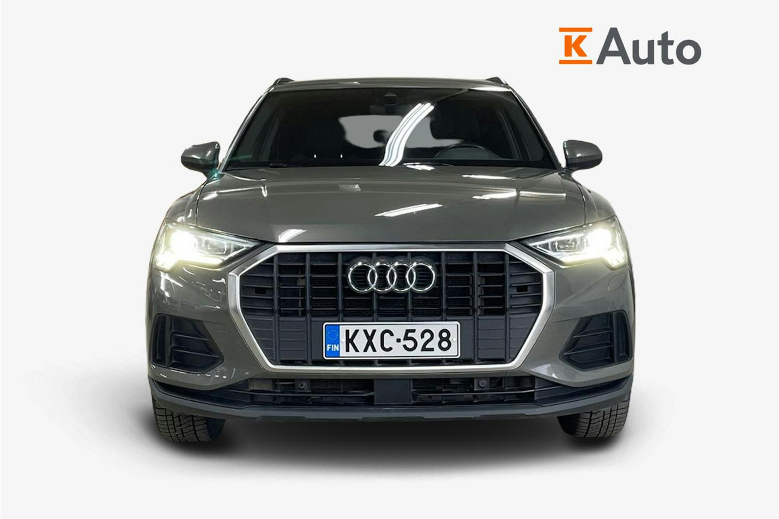 Harmaa Audi Q3 2021 kuva 4.