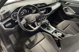 Harmaa Audi Q3 2021 kuva 6.