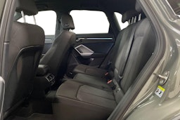 Harmaa Audi Q3 2021 kuva 8.