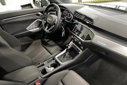 Harmaa Audi Q3 2021 kuva 12.