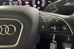 Harmaa Audi Q3 2021 kuva 18.