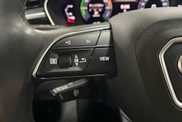 Harmaa Audi Q3 2021 kuva 19.