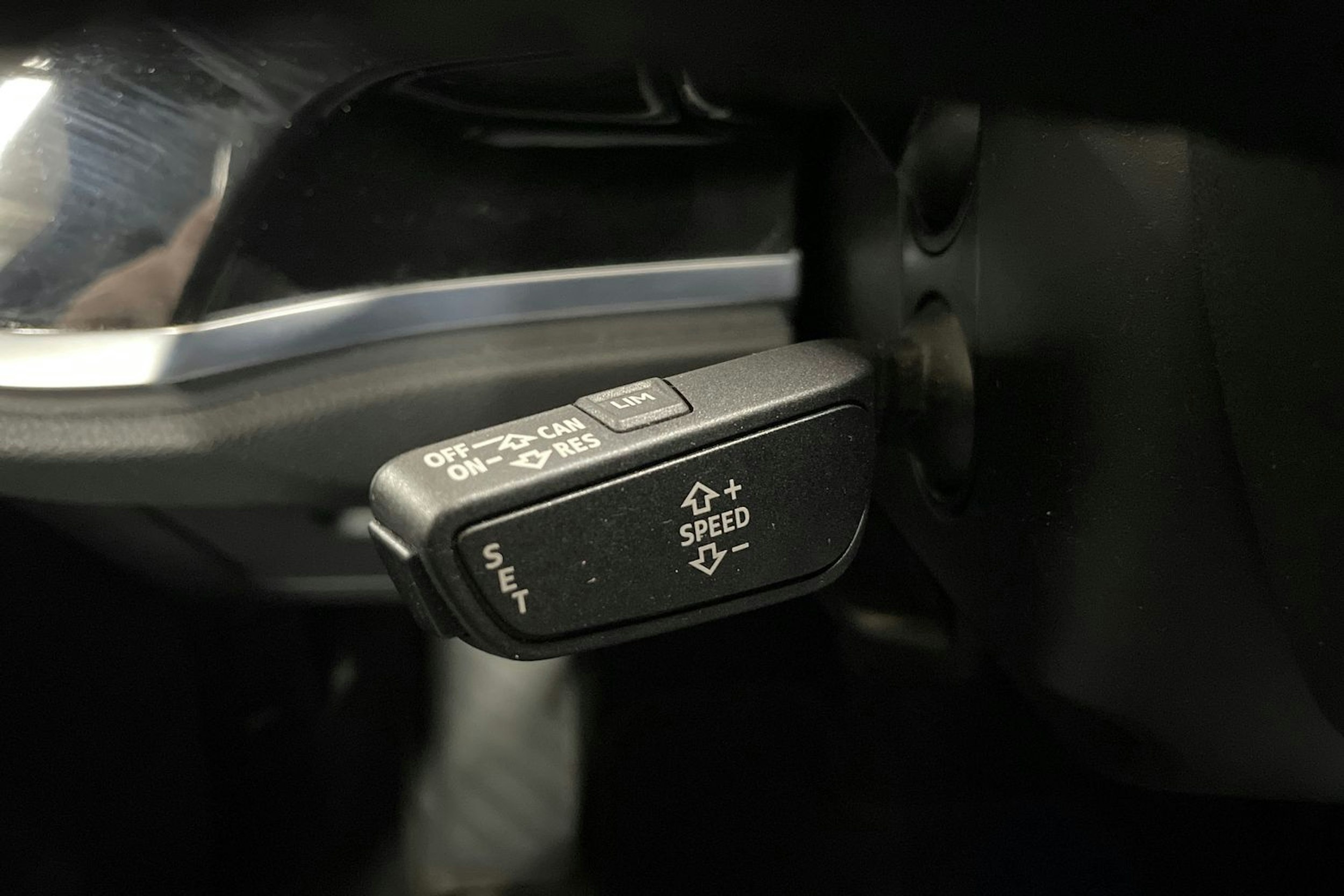 Harmaa Audi Q3 2021 kuva 20.