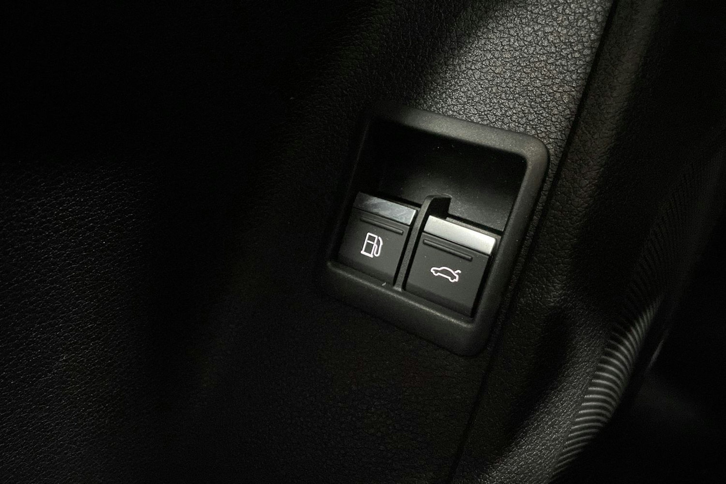 Harmaa Audi Q3 2021 kuva 21.