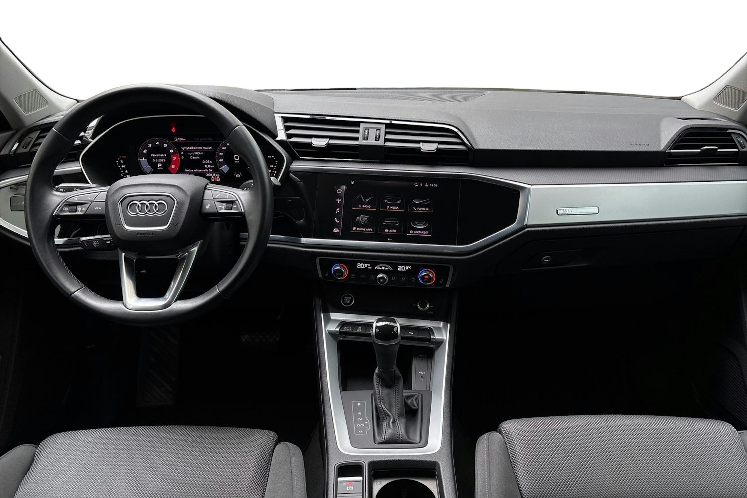 valkoinen Audi Q3 2021 kuva 9.