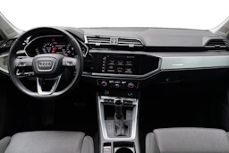 valkoinen Audi Q3 2021 kuva 9.