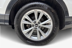 valkoinen Audi Q3 2021 kuva 11.