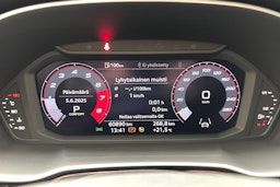 valkoinen Audi Q3 2021 kuva 14.