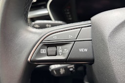 valkoinen Audi Q3 2021 kuva 15.