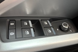 valkoinen Audi Q3 2021 kuva 19.