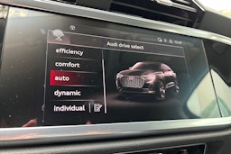 valkoinen Audi Q3 2021 kuva 24.