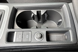 valkoinen Audi Q3 2021 kuva 28.