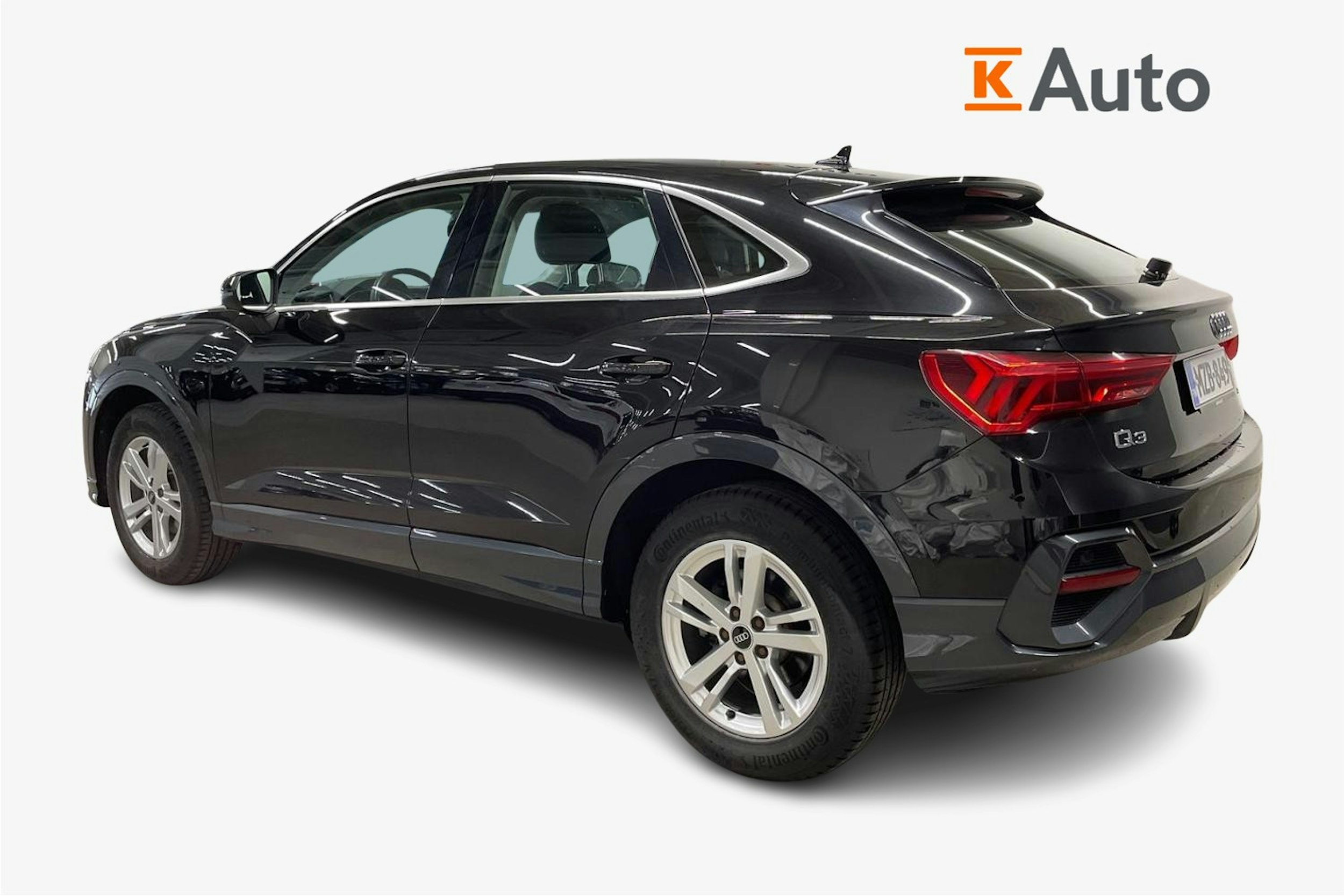 musta Audi Q3 2021 kuva 2.