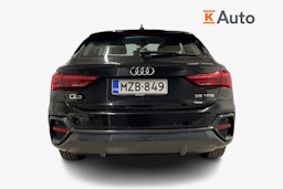 musta Audi Q3 2021 kuva 3.