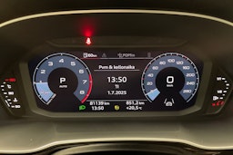 musta Audi Q3 2021 kuva 12.