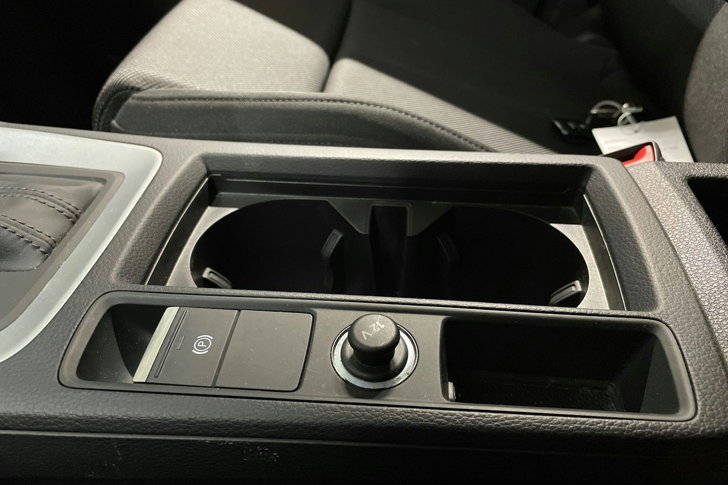 musta Audi Q3 2021 kuva 19.