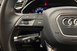 musta Audi Q3 2021 kuva 21.