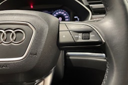 musta Audi Q3 2021 kuva 22.