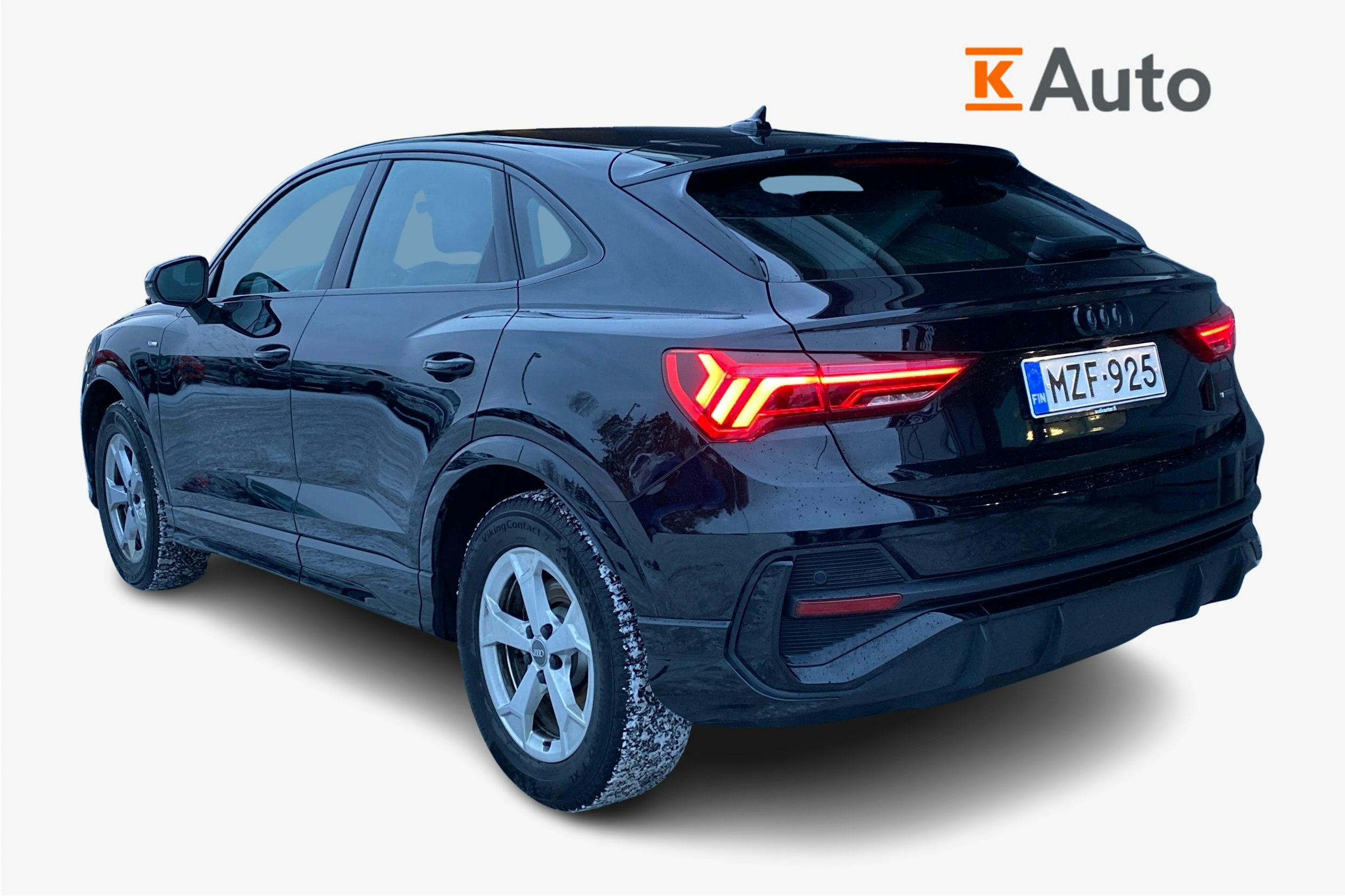 musta Audi Q3 2021 kuva 2.