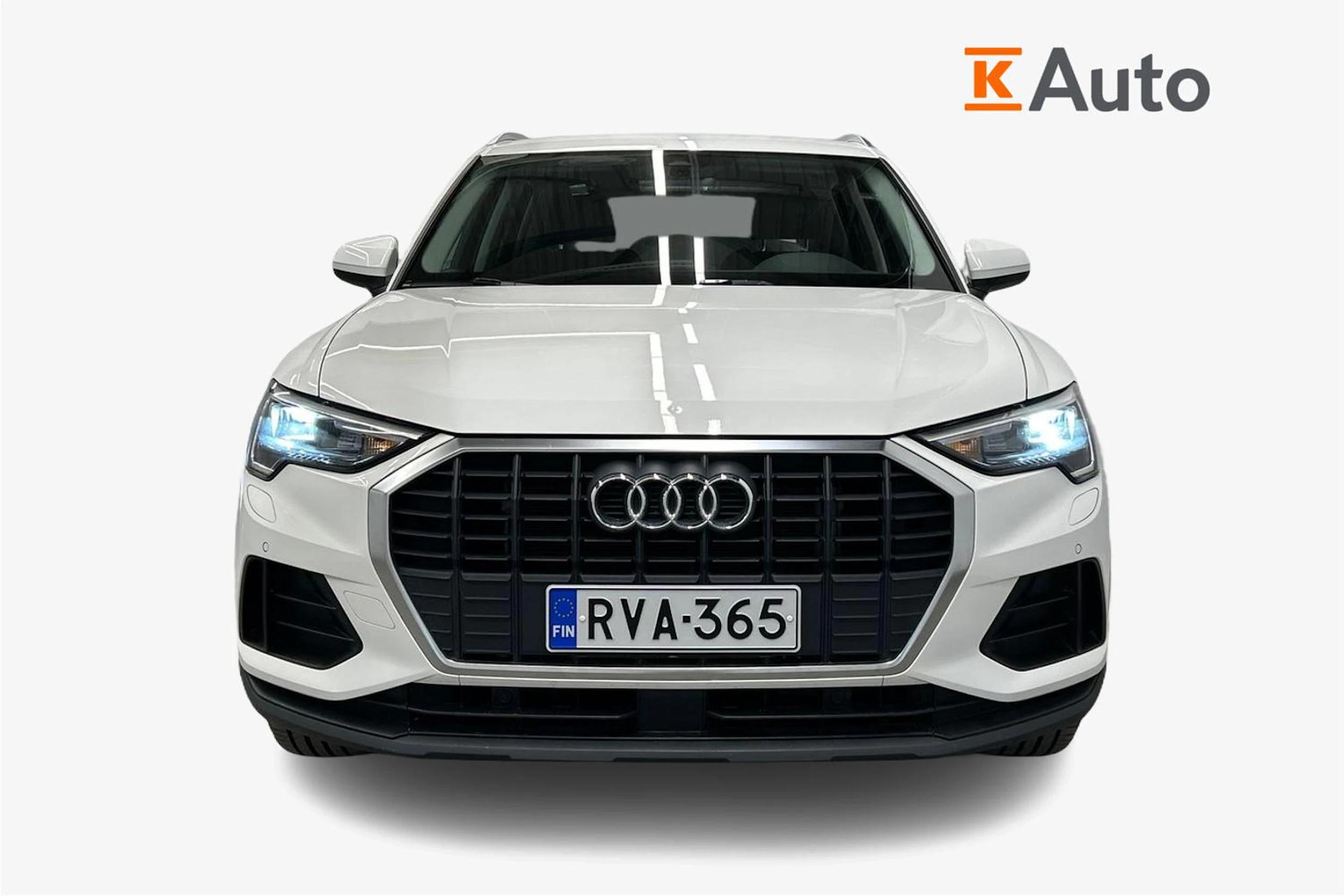 valkoinen Audi Q3 2021 kuva 4.