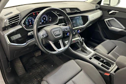 valkoinen Audi Q3 2021 kuva 6.
