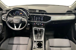 valkoinen Audi Q3 2021 kuva 7.