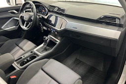 valkoinen Audi Q3 2021 kuva 11.