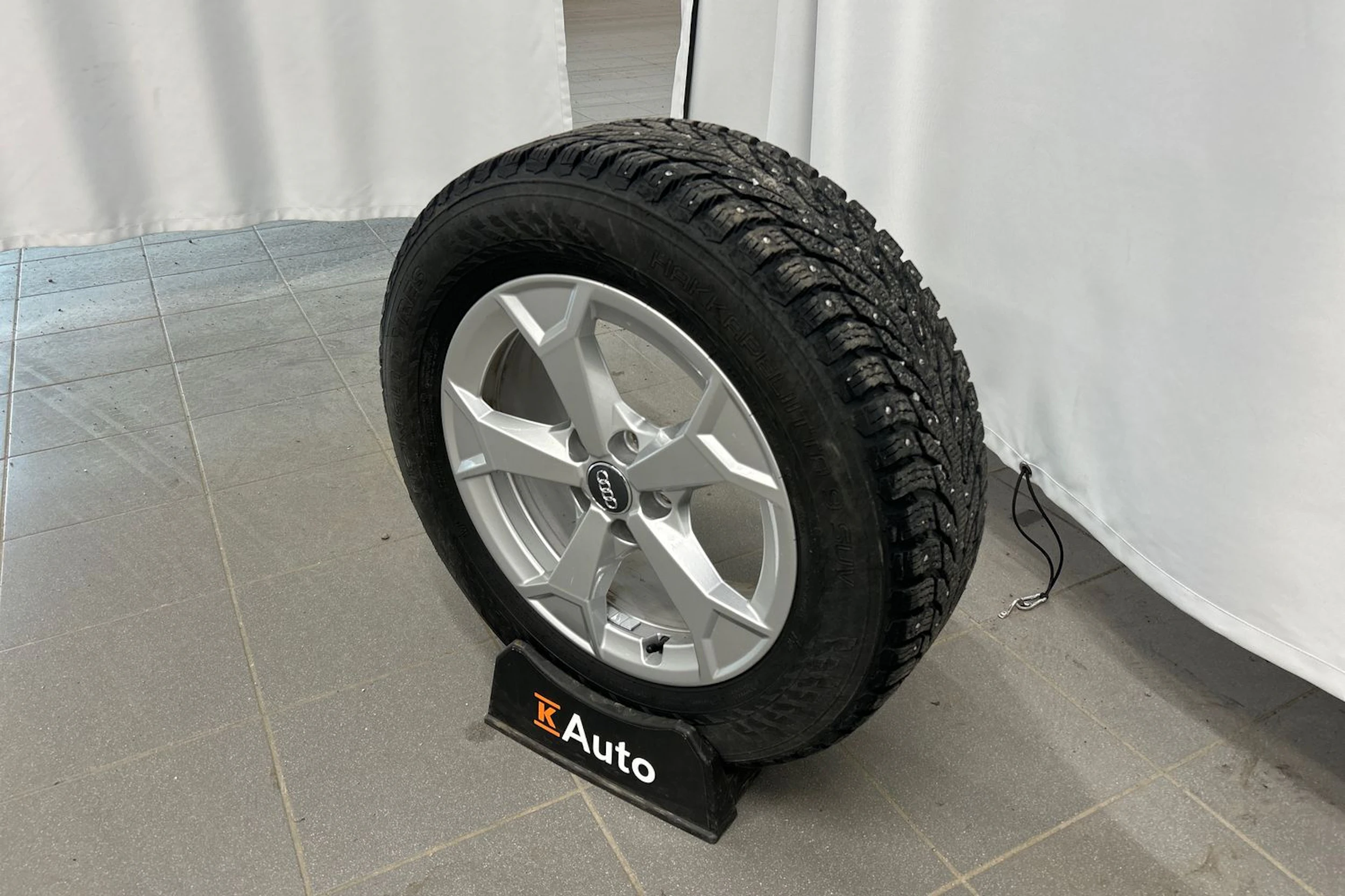 valkoinen Audi Q3 2021 kuva 15.