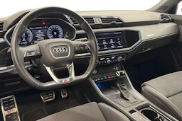 sininen Audi Q3 2021 kuva 6.