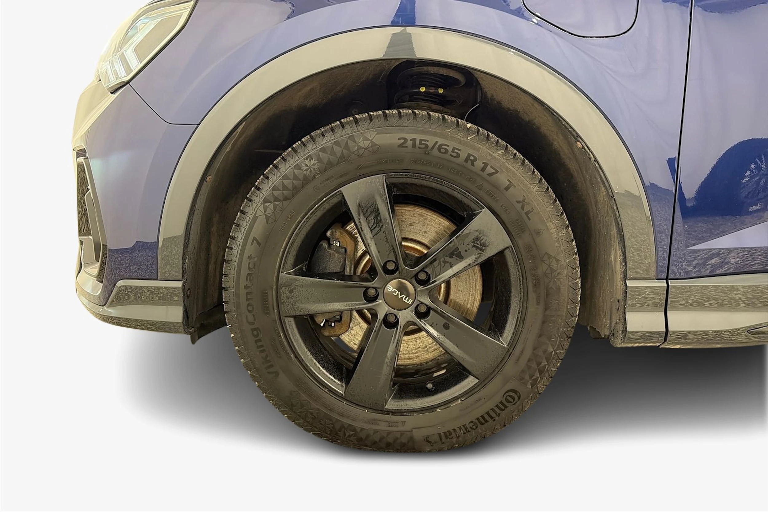 sininen Audi Q3 2021 kuva 9.