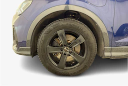 sininen Audi Q3 2021 kuva 9.