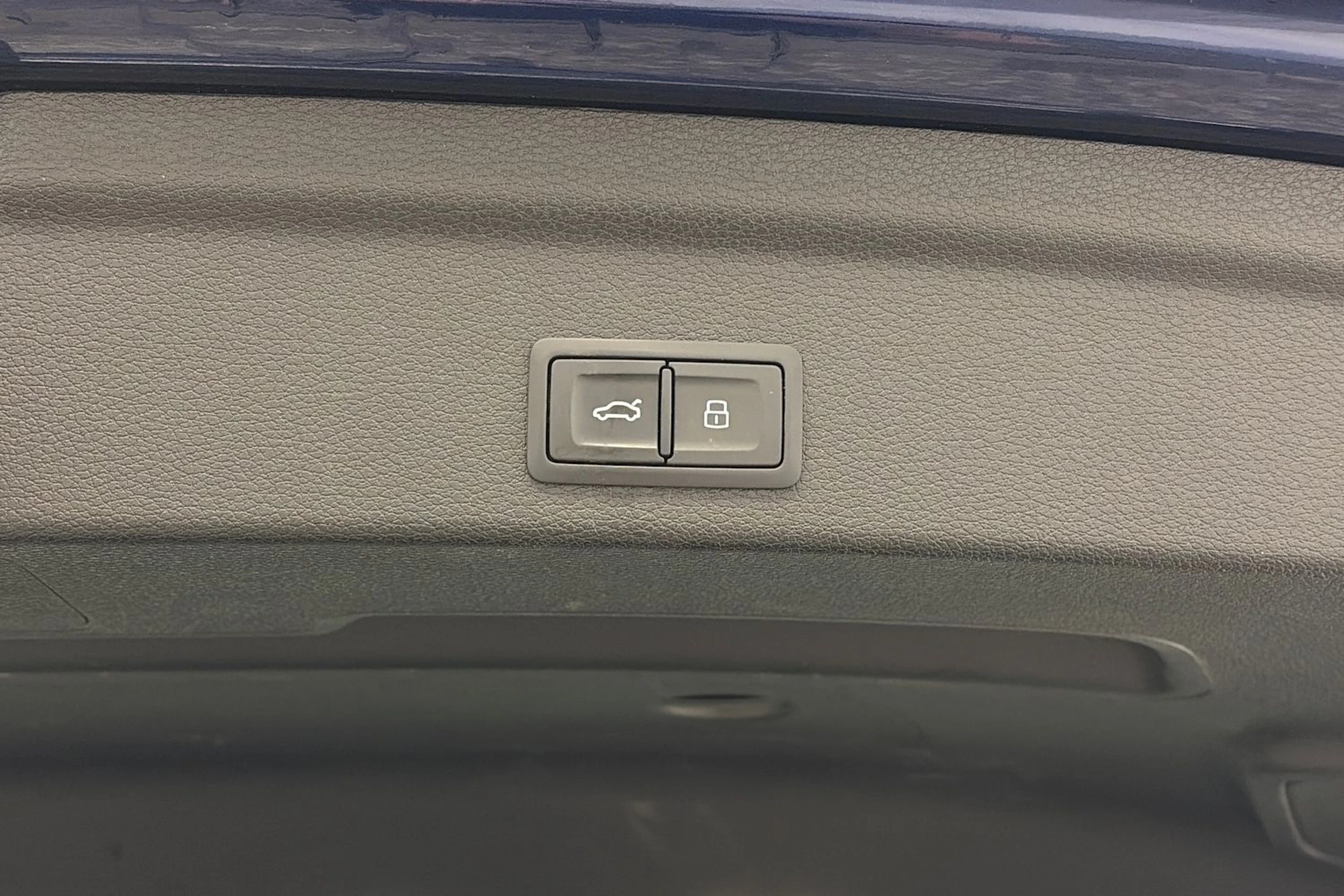 sininen Audi Q3 2021 kuva 12.