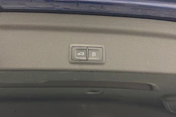 sininen Audi Q3 2021 kuva 12.