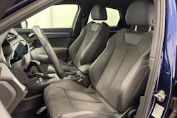 sininen Audi Q3 2021 kuva 14.