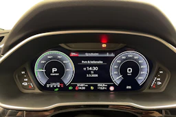 sininen Audi Q3 2021 kuva 15.