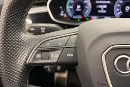 sininen Audi Q3 2021 kuva 16.