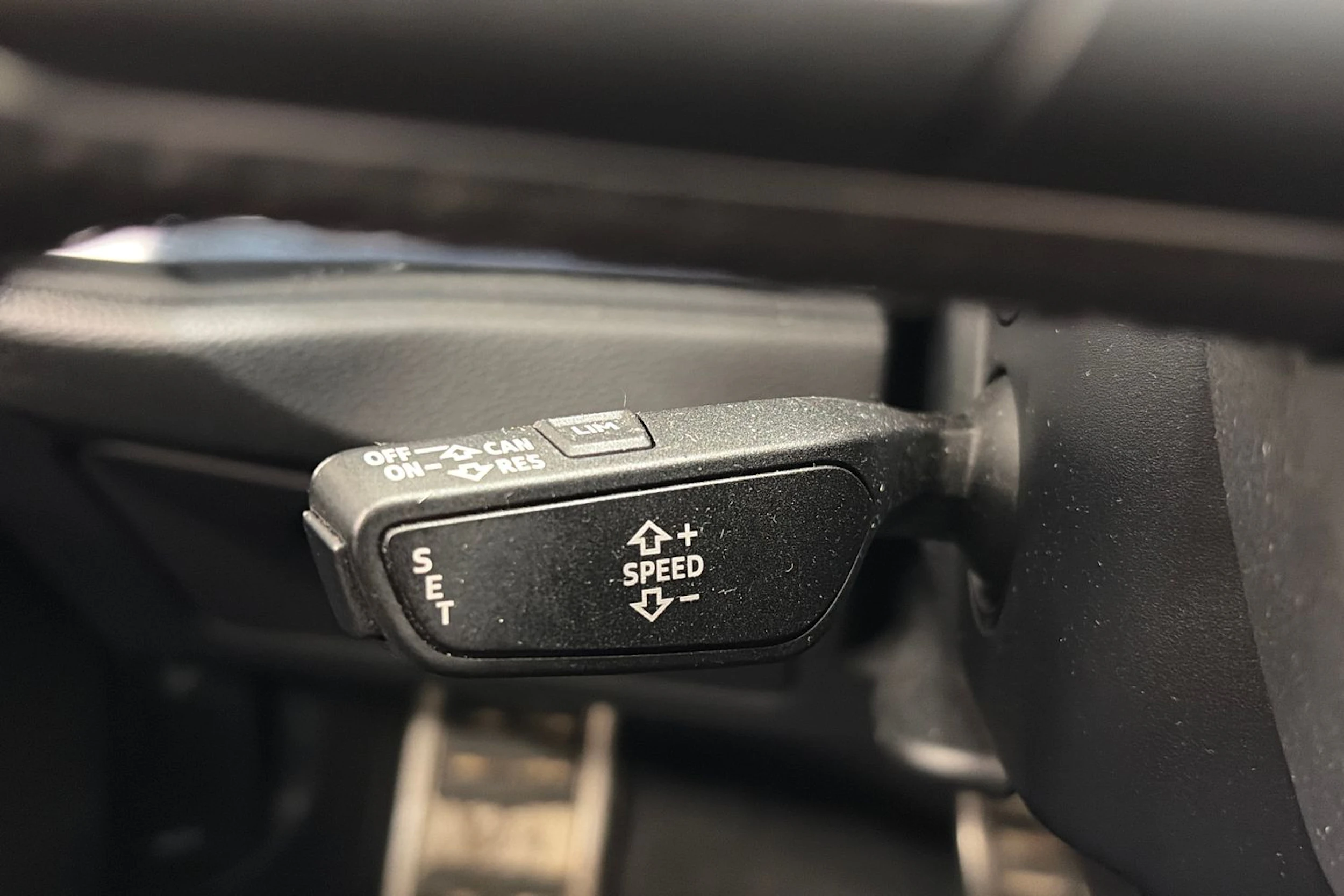 sininen Audi Q3 2021 kuva 18.