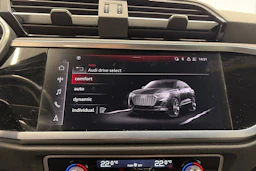 sininen Audi Q3 2021 kuva 21.