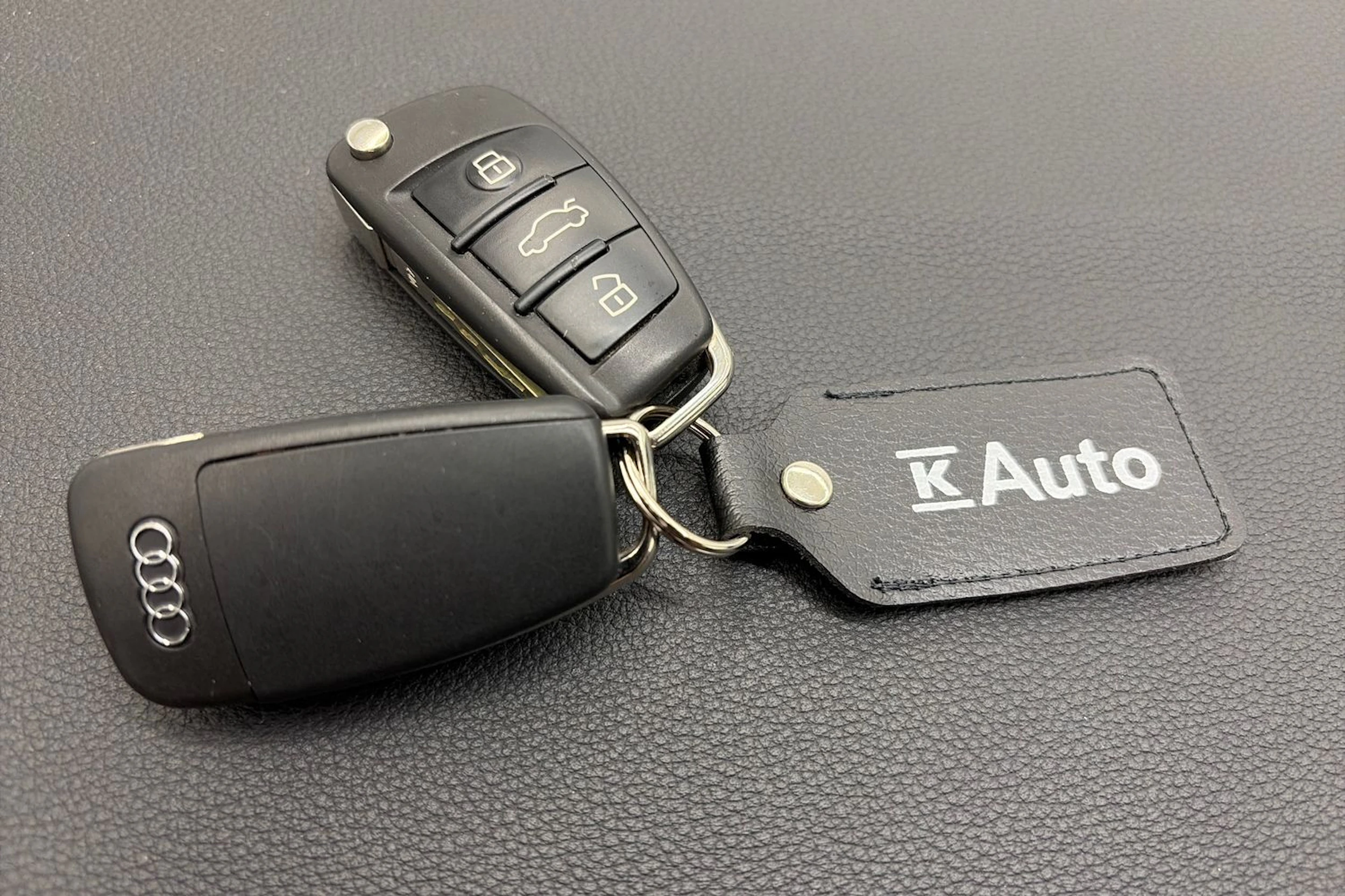 sininen Audi Q3 2021 kuva 26.