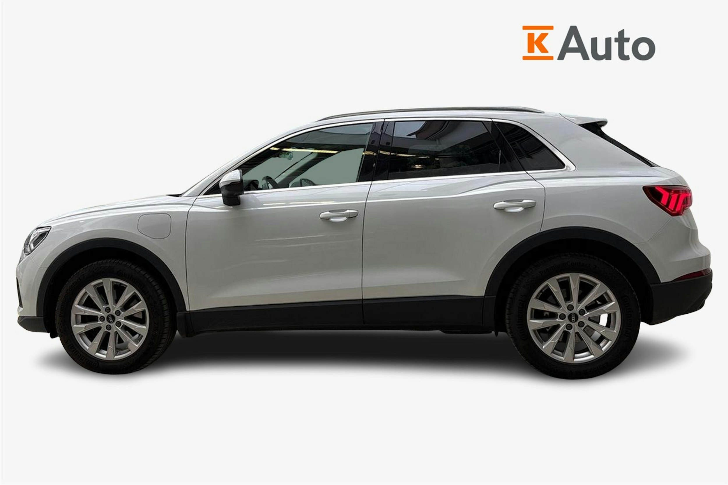 valkoinen Audi Q3 2021 kuva 6.