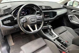 valkoinen Audi Q3 2021 kuva 7.