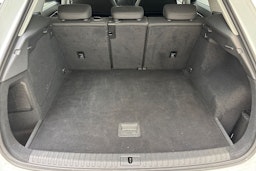 valkoinen Audi Q3 2021 kuva 14.